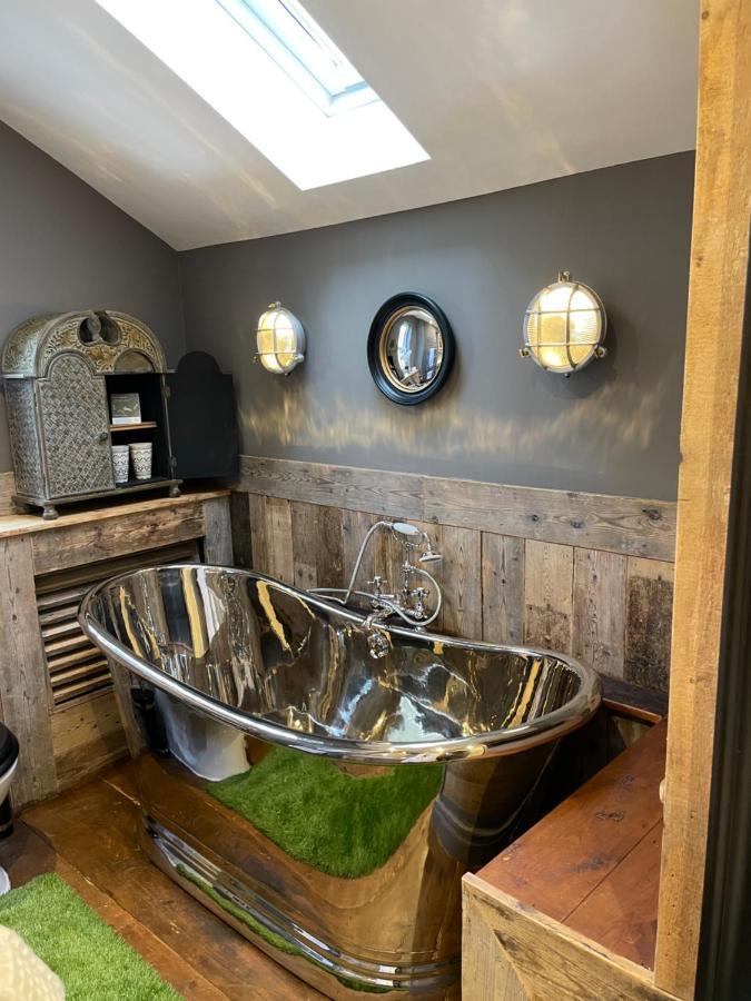 Ferienwohnung The Cocktail Lounge At Cheshire Boutique Bathhouse Nantwich Exterior foto